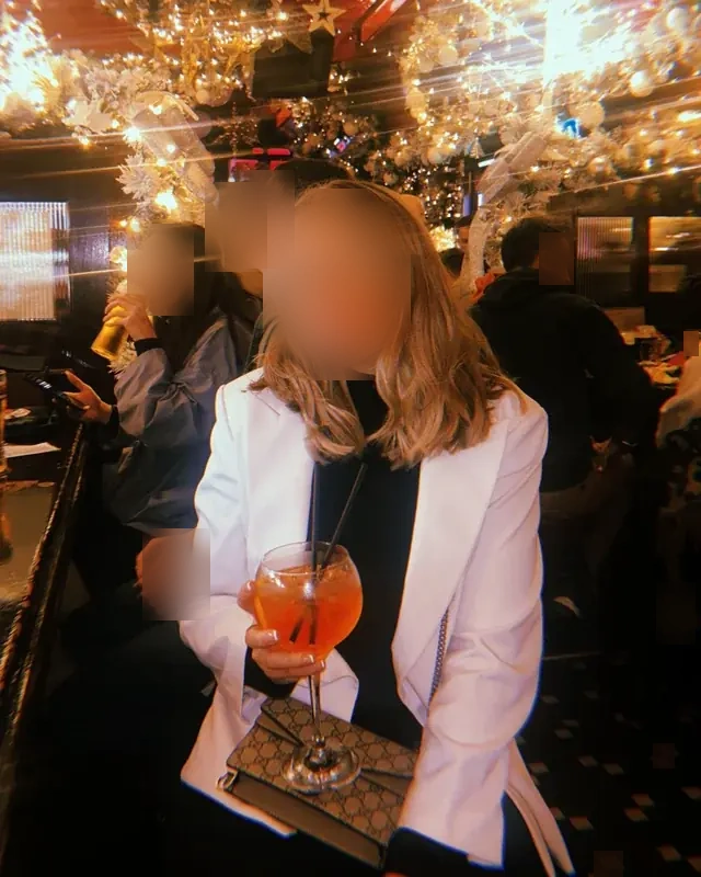 Julie - Image 4