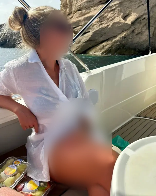 Julie - Image 5
